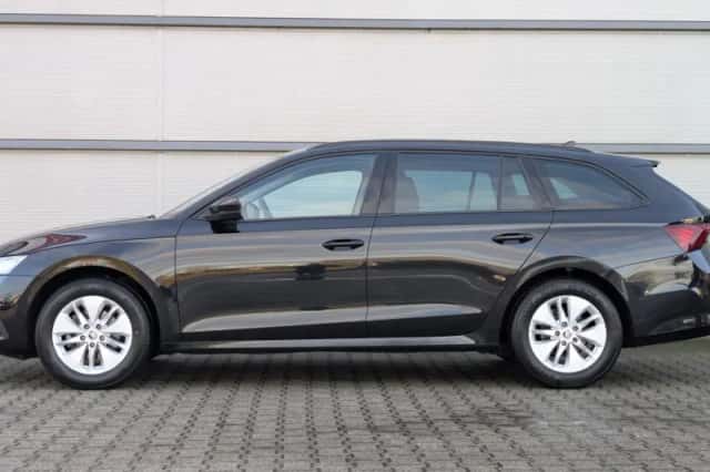 Škoda Octavia (2024) thumbnail 12