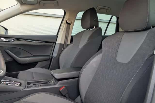 Škoda Octavia (2024) thumbnail 4
