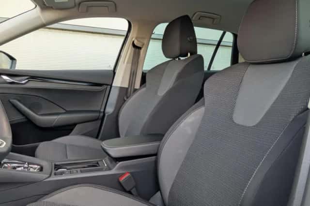 Škoda Octavia (2024) thumbnail 4