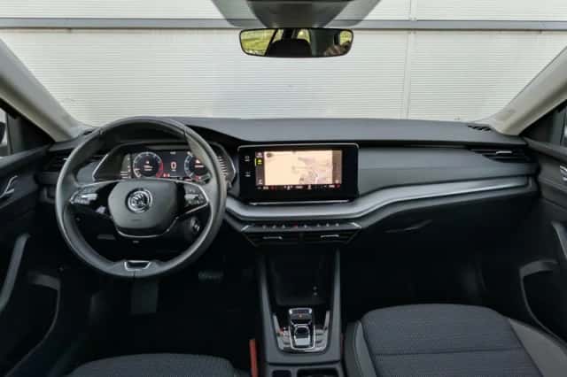 Škoda Octavia (2024) thumbnail 5