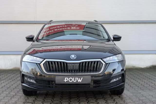 Škoda Octavia (2024) thumbnail 8