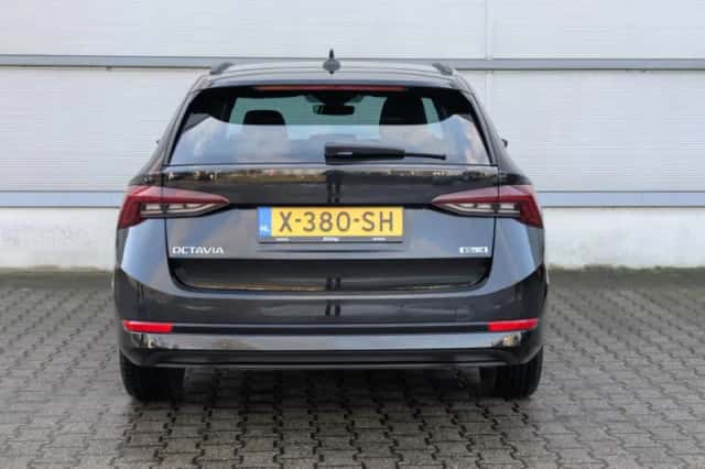 Škoda Octavia (2024) thumbnail 10