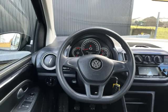 Volkswagen Up! (2018) thumbnail 20