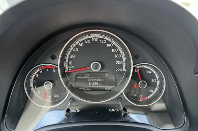 Volkswagen Up! (2018) thumbnail 22