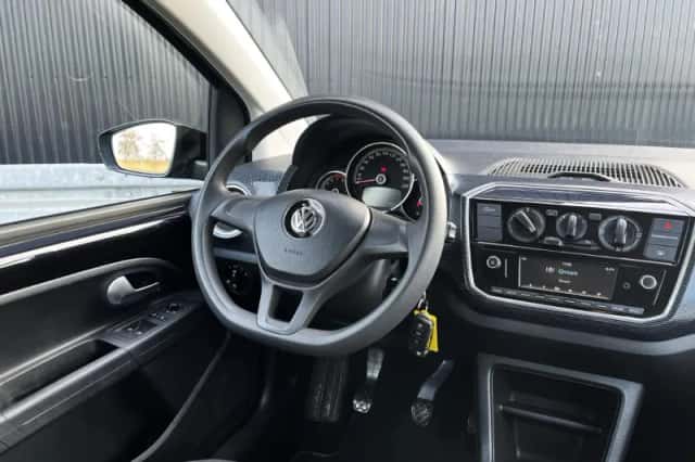 Volkswagen Up! (2018) thumbnail 26
