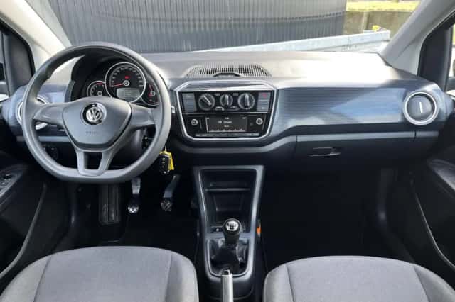 Volkswagen Up! (2018) thumbnail 5