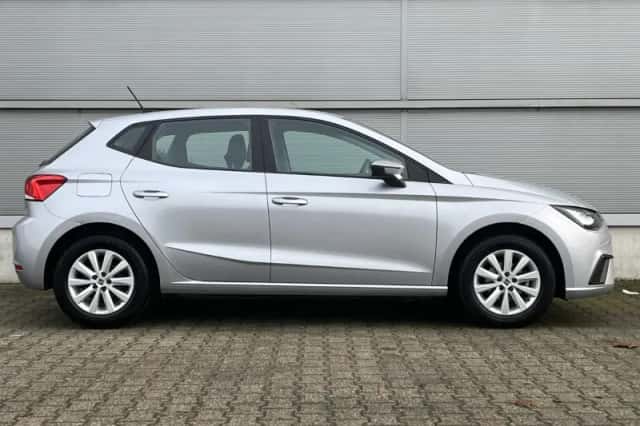 SEAT Ibiza (2023) thumbnail 3