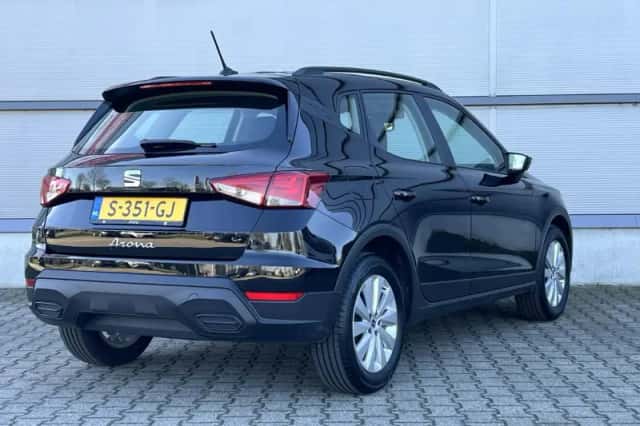 SEAT Arona (2023) thumbnail 2