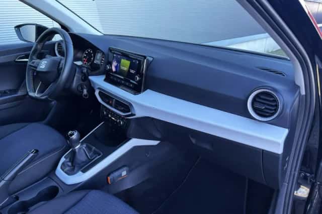 SEAT Arona (2023) thumbnail 35