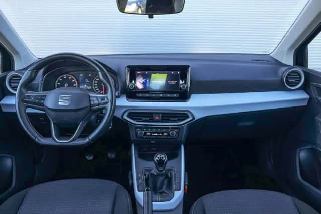 SEAT Arona (2023) thumbnail 5