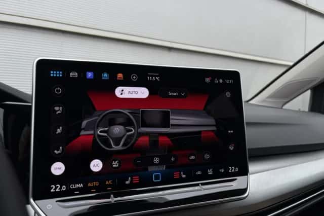 Volkswagen Golf (2025) thumbnail 35