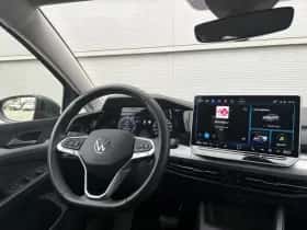 Volkswagen Golf (2025) thumbnail 6