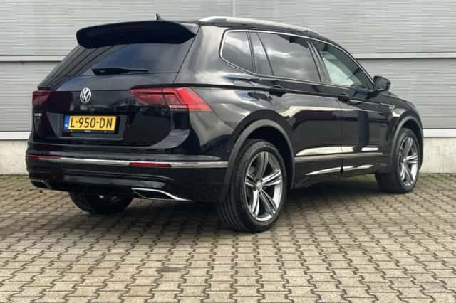 Volkswagen Tiguan (2021) thumbnail 2