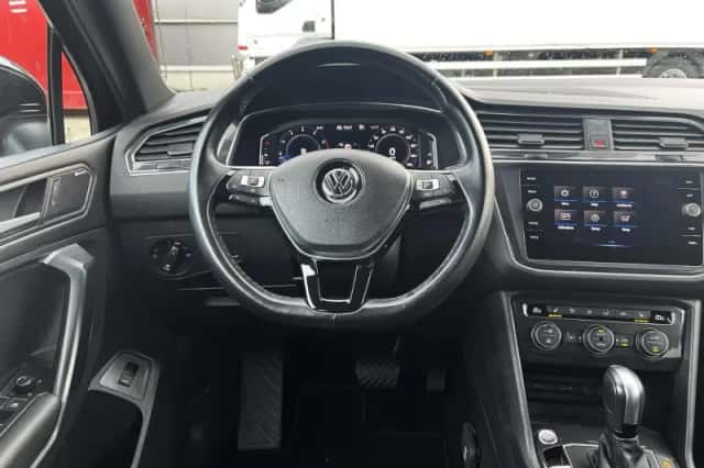 Volkswagen Tiguan (2021) thumbnail 23