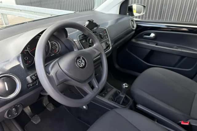 Volkswagen Up! (2020) thumbnail 19