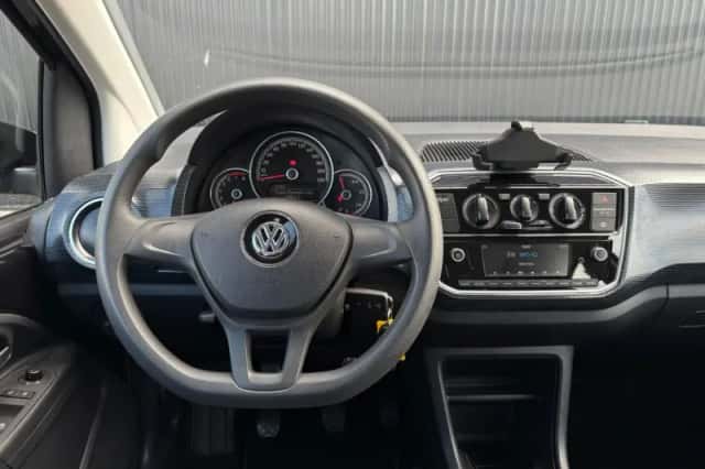 Volkswagen Up! (2020) thumbnail 22