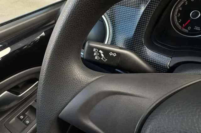 Volkswagen Up! (2020) thumbnail 24