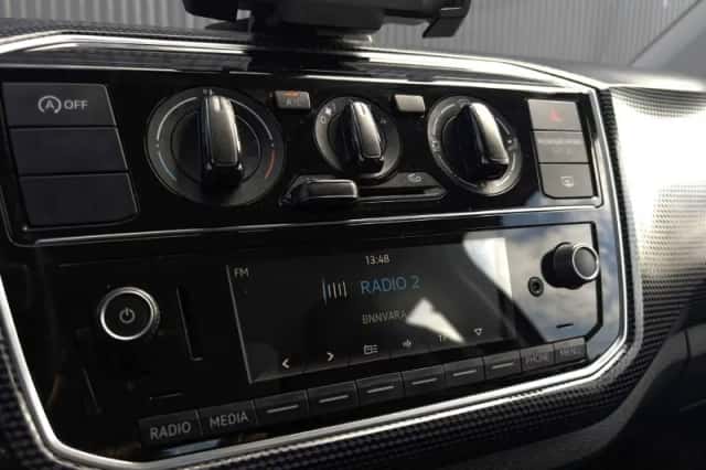 Volkswagen Up! (2020) thumbnail 28