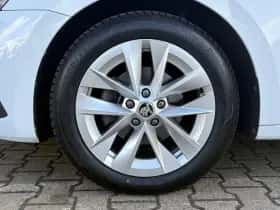 Škoda Octavia (2021) thumbnail 11