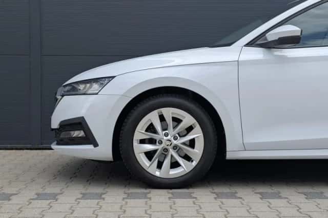 Škoda Octavia (2021) thumbnail 13