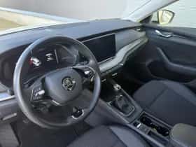Škoda Octavia (2021) thumbnail 17