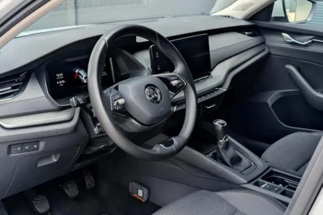 Škoda Octavia (2021) thumbnail 18