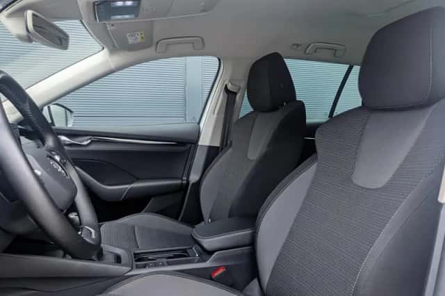 Škoda Octavia (2021) thumbnail 4