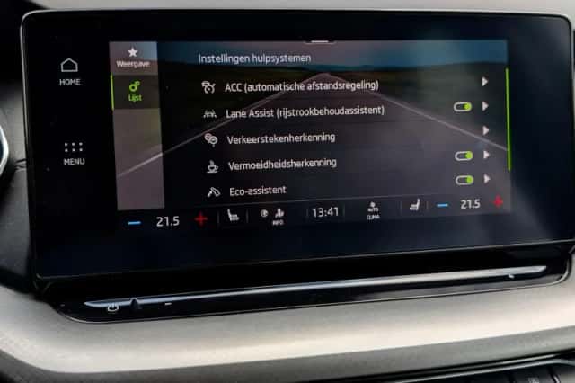 Škoda Octavia (2021) thumbnail 35