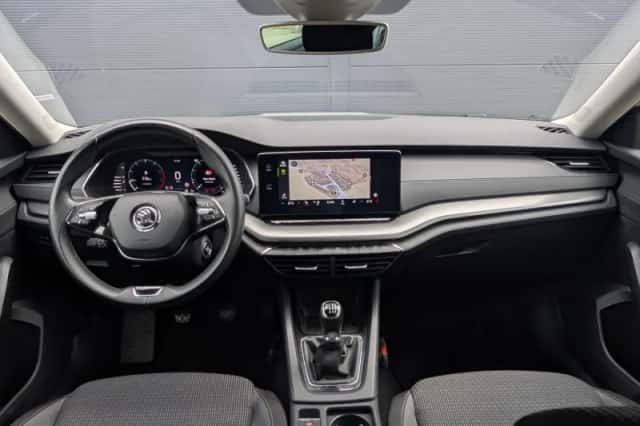 Škoda Octavia (2021) thumbnail 5
