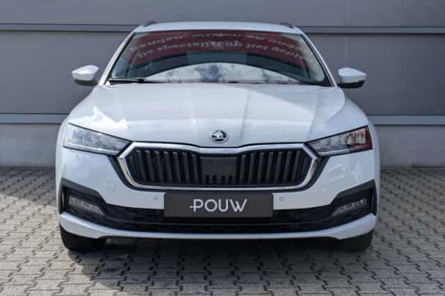 Škoda Octavia (2021) thumbnail 8