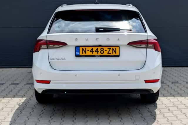 Škoda Octavia (2021) thumbnail 10