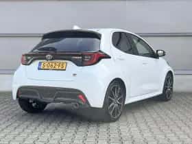 Toyota Yaris (2023) thumbnail 2