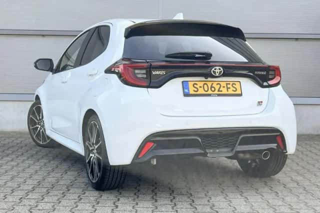 Toyota Yaris (2023) thumbnail 12