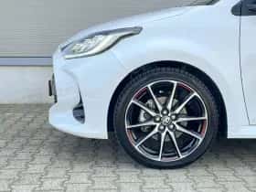 Toyota Yaris (2023) thumbnail 14