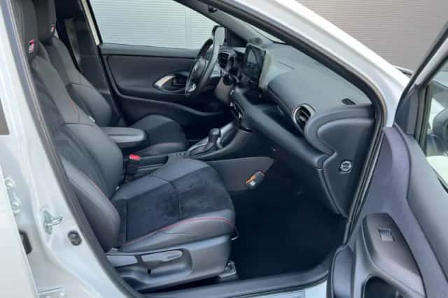 Toyota Yaris (2023) thumbnail 15