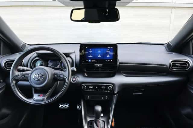 Toyota Yaris (2023) thumbnail 5