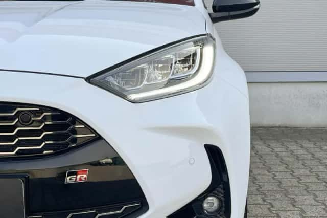 Toyota Yaris (2023) thumbnail 9