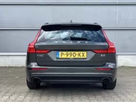 Volvo V60 (2022) thumbnail 11