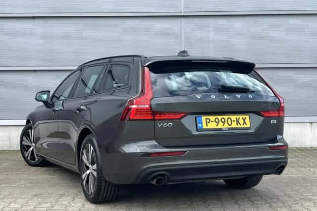 Volvo V60 (2022) thumbnail 12