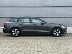 Volvo V60 (2022) thumbnail 3