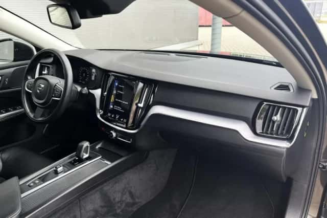 Volvo V60 (2022) thumbnail 31
