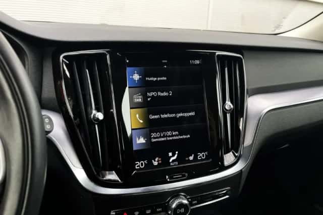 Volvo V60 (2022) thumbnail 38