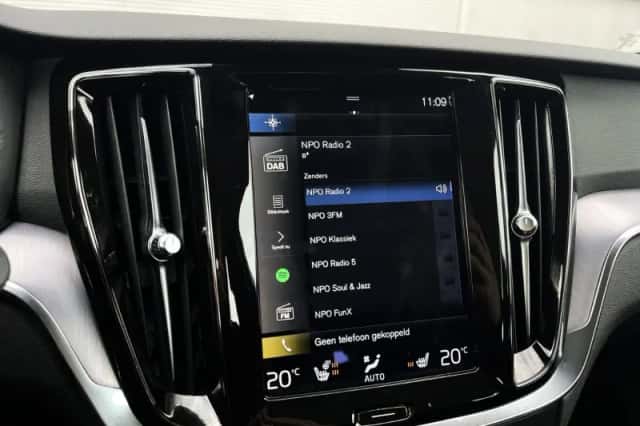 Volvo V60 (2022) thumbnail 39