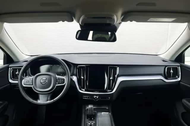 Volvo V60 (2022) thumbnail 5
