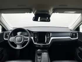 Volvo V60 (2022) thumbnail 5