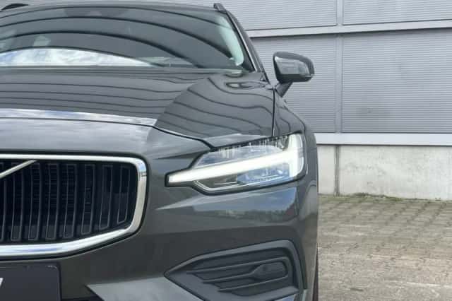 Volvo V60 (2022) thumbnail 9