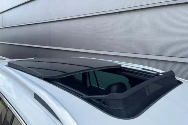 Volkswagen Tiguan (2022) thumbnail 15