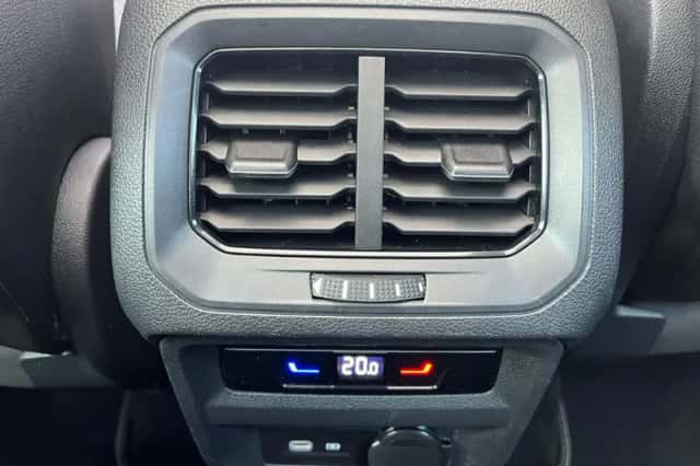 Volkswagen Tiguan (2022) thumbnail 18