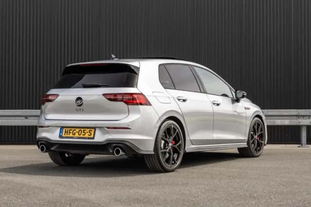 Volkswagen Golf (2024) thumbnail 2