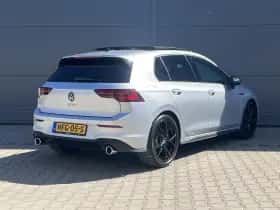 Volkswagen Golf (2024) thumbnail 2